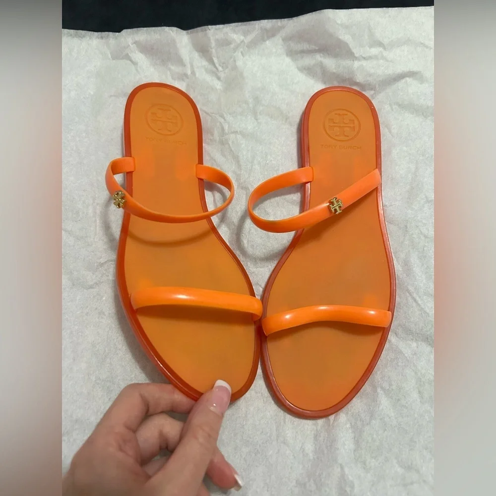 Tory Burch  Women's orange jelly sandals - Picture 3 of 10